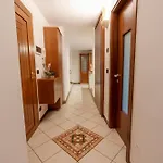 Arvenis Lägenhet Sùtrio